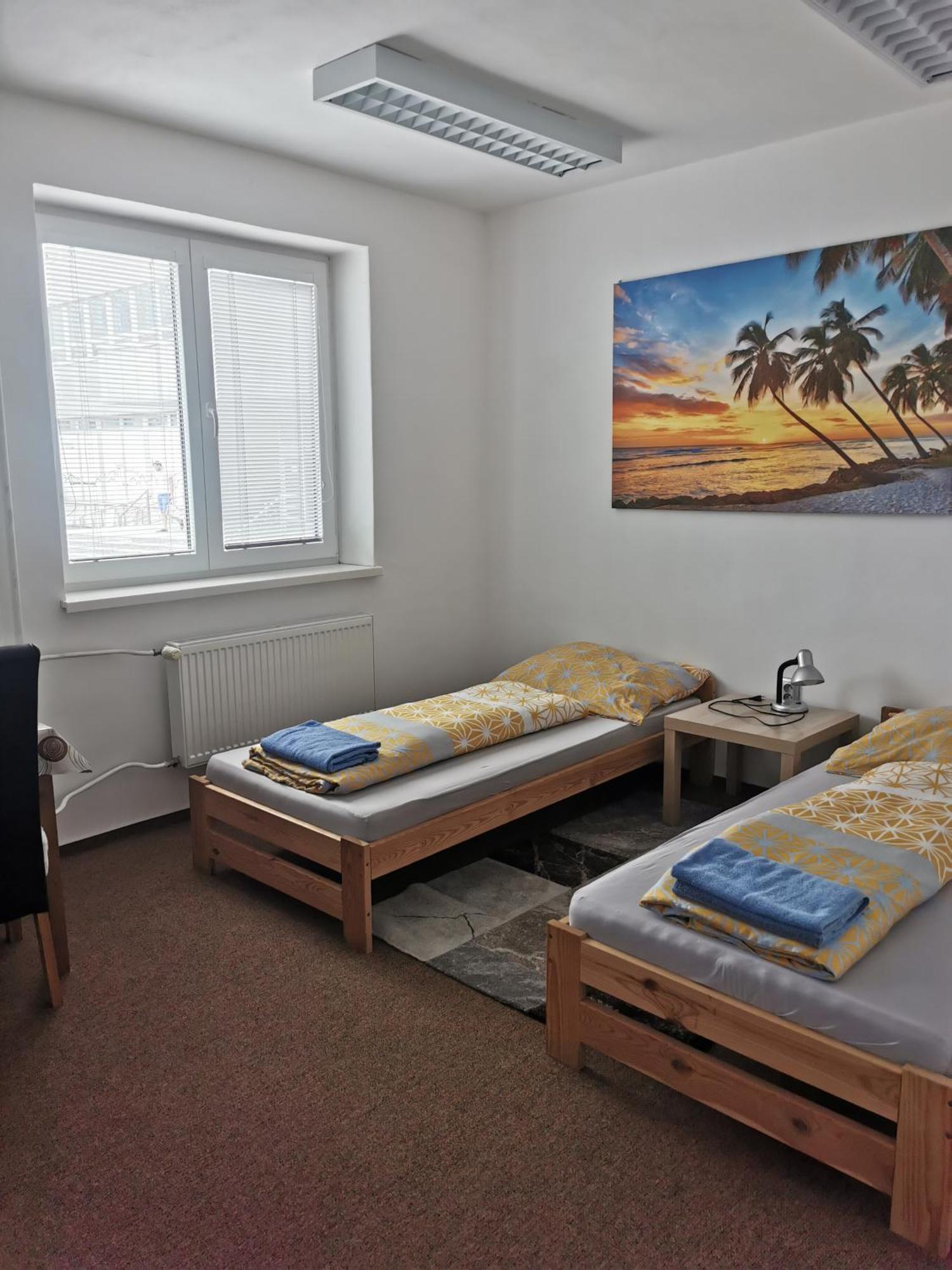 Living Bratislava & Bus Station & Mlynske Nivy Apartment Bagian luar foto